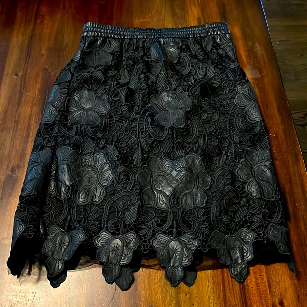 Zara Woman skirt faux leather design size M black